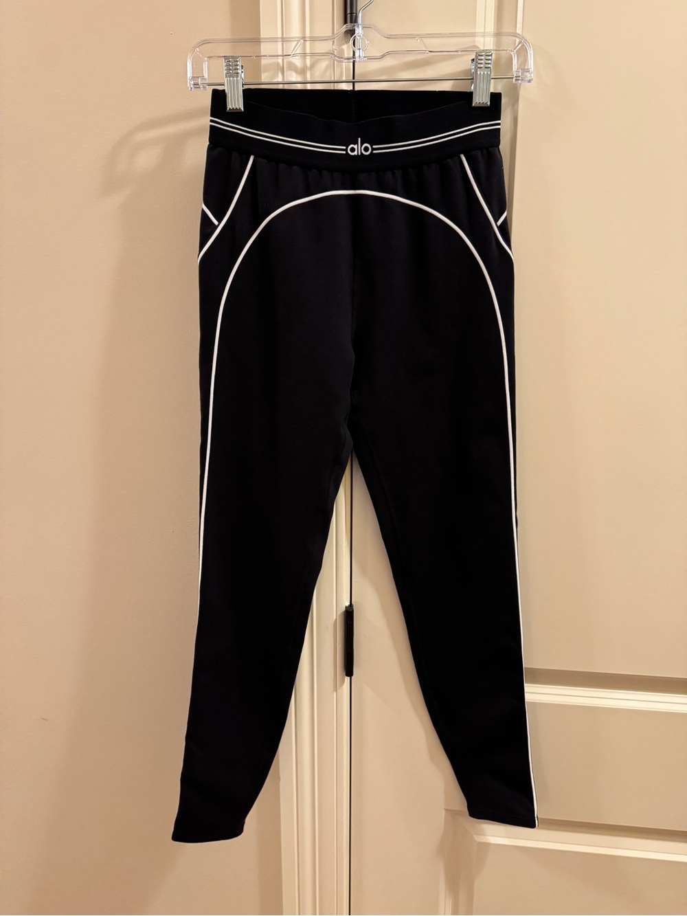 Airbrush High Waist 7/8 Heart Throb Leggings Black/White - Picture 3 of 4